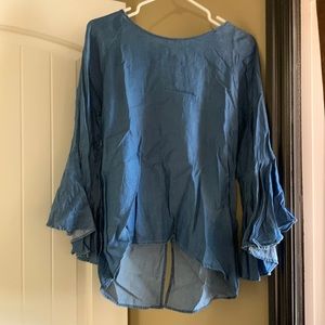 LC Lauren Conrad Chambray Top with Flutter Sleeves size medium